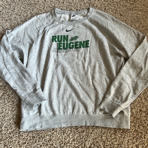 NEW Condition super soft Nike “RUN EUGENE” marathon long-sleeved crewneck top - Picture 3 of 9